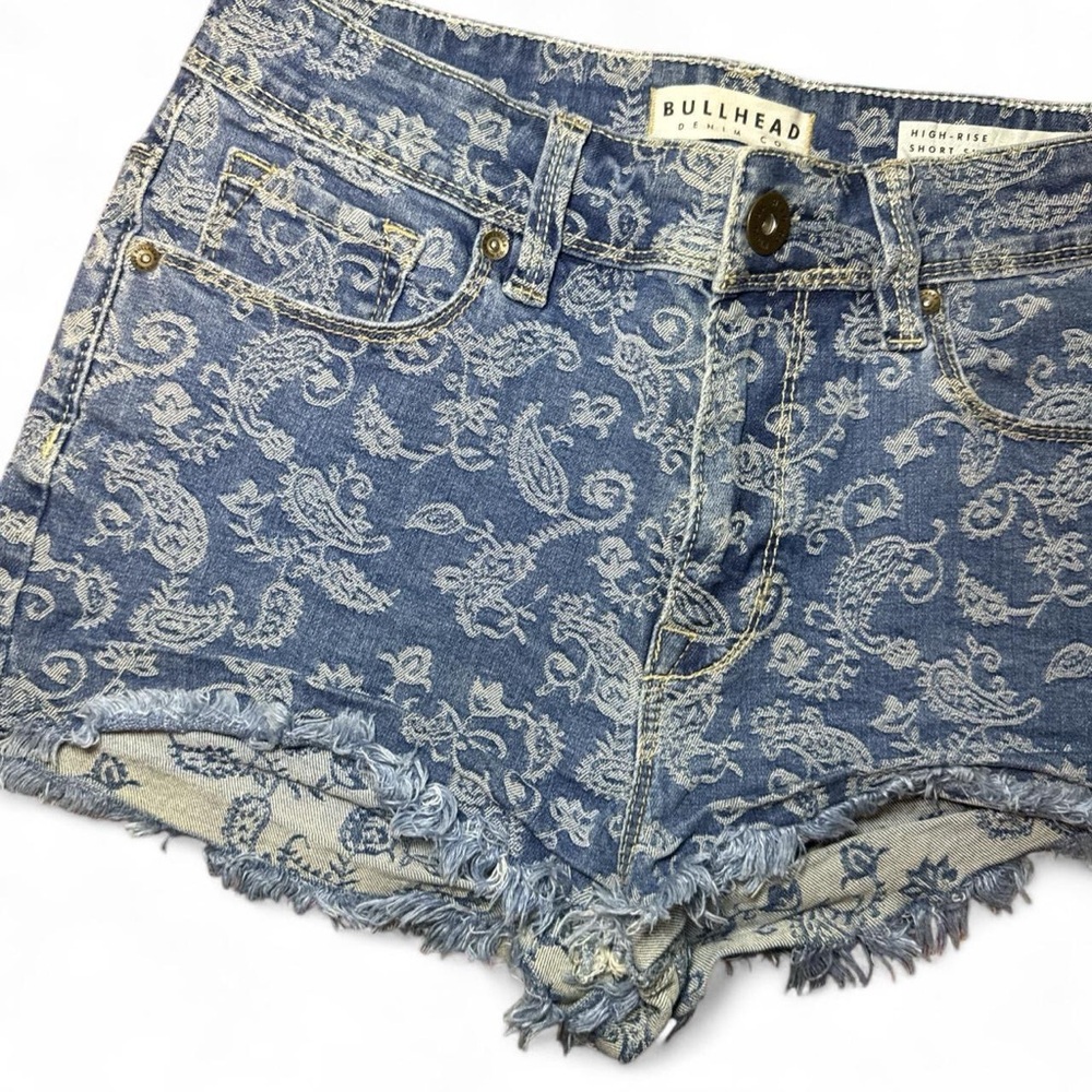 Bullhead Denim Co. PACSUN VTG 2010s High-Rise Paisley Denim Fray Shorts — Size 8 - Picture 4 of 4